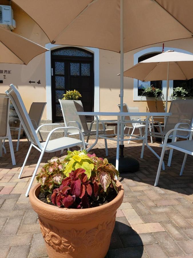Horvath Fogado Panzio Hotel Szentendre Exterior foto