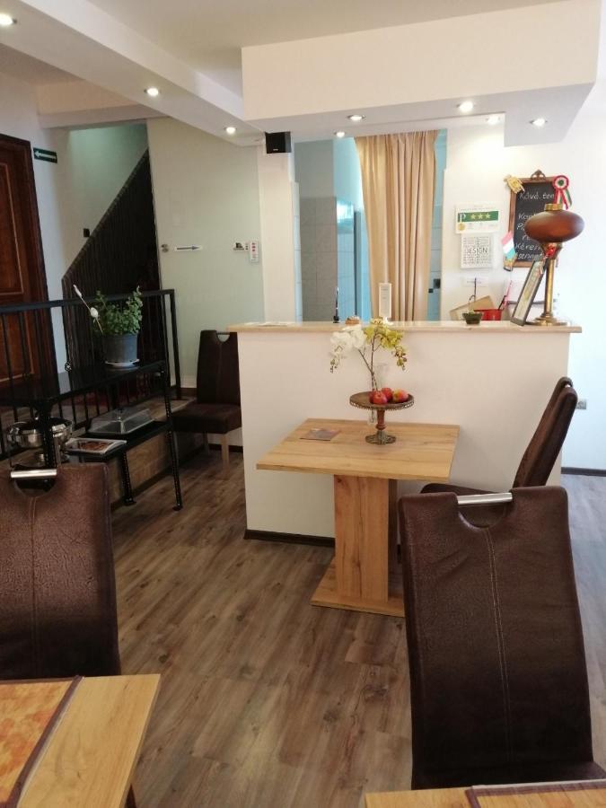 Horvath Fogado Panzio Hotel Szentendre Exterior foto