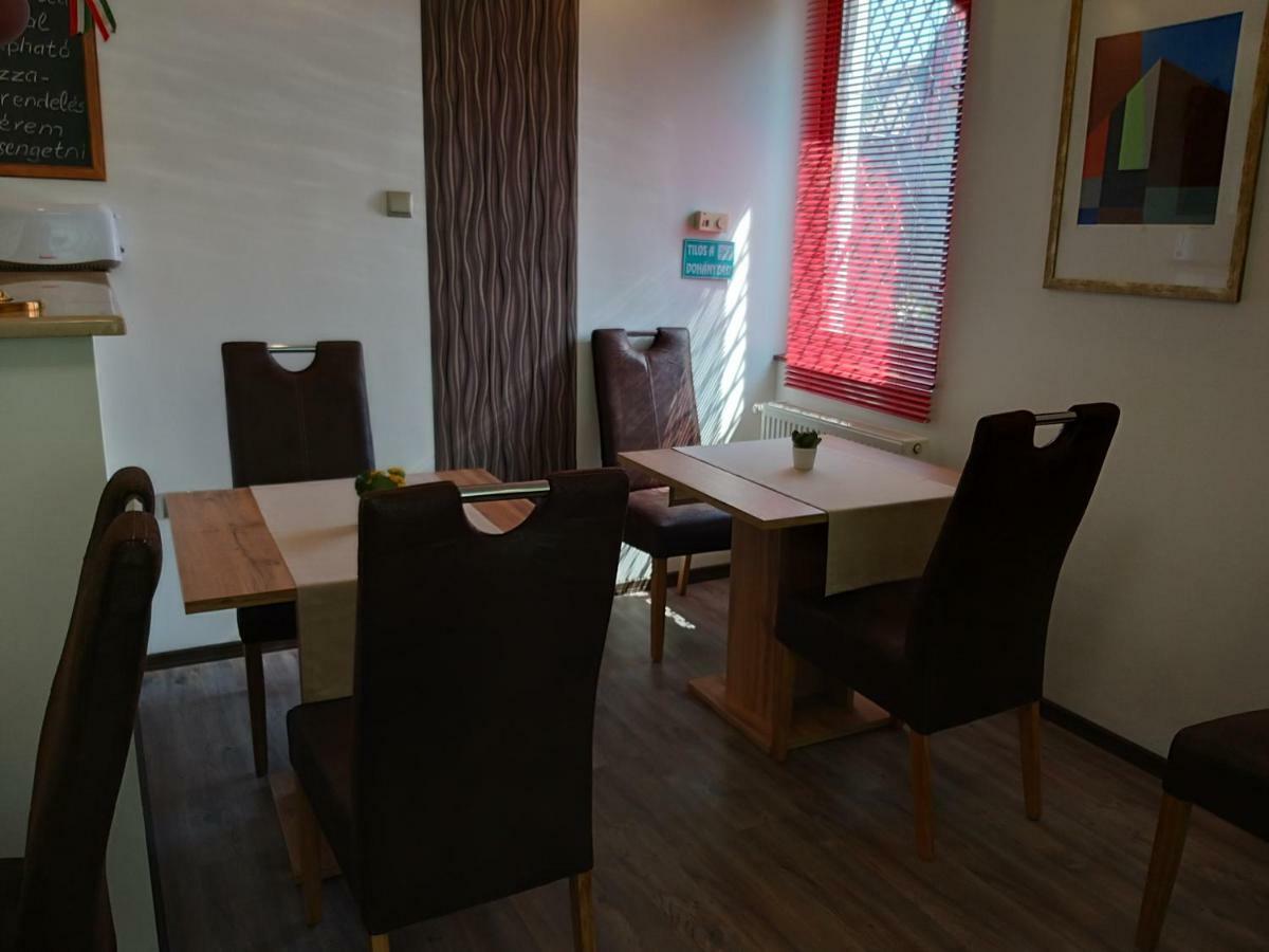 Horvath Fogado Panzio Hotel Szentendre Exterior foto